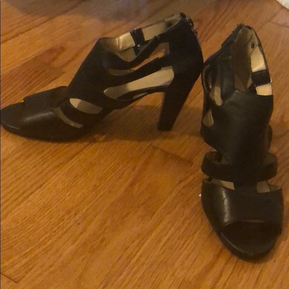 Open toe Sandie booties